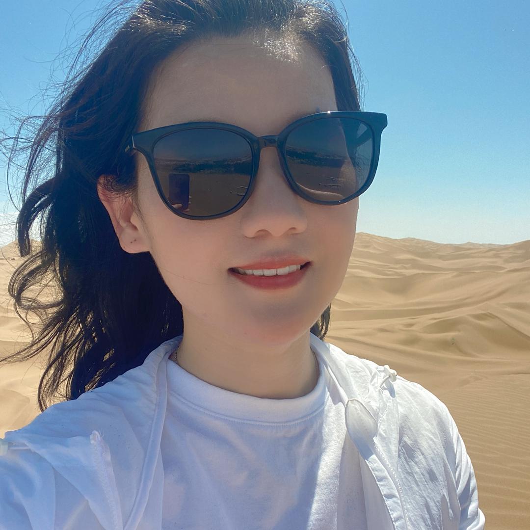 小芳穿搭