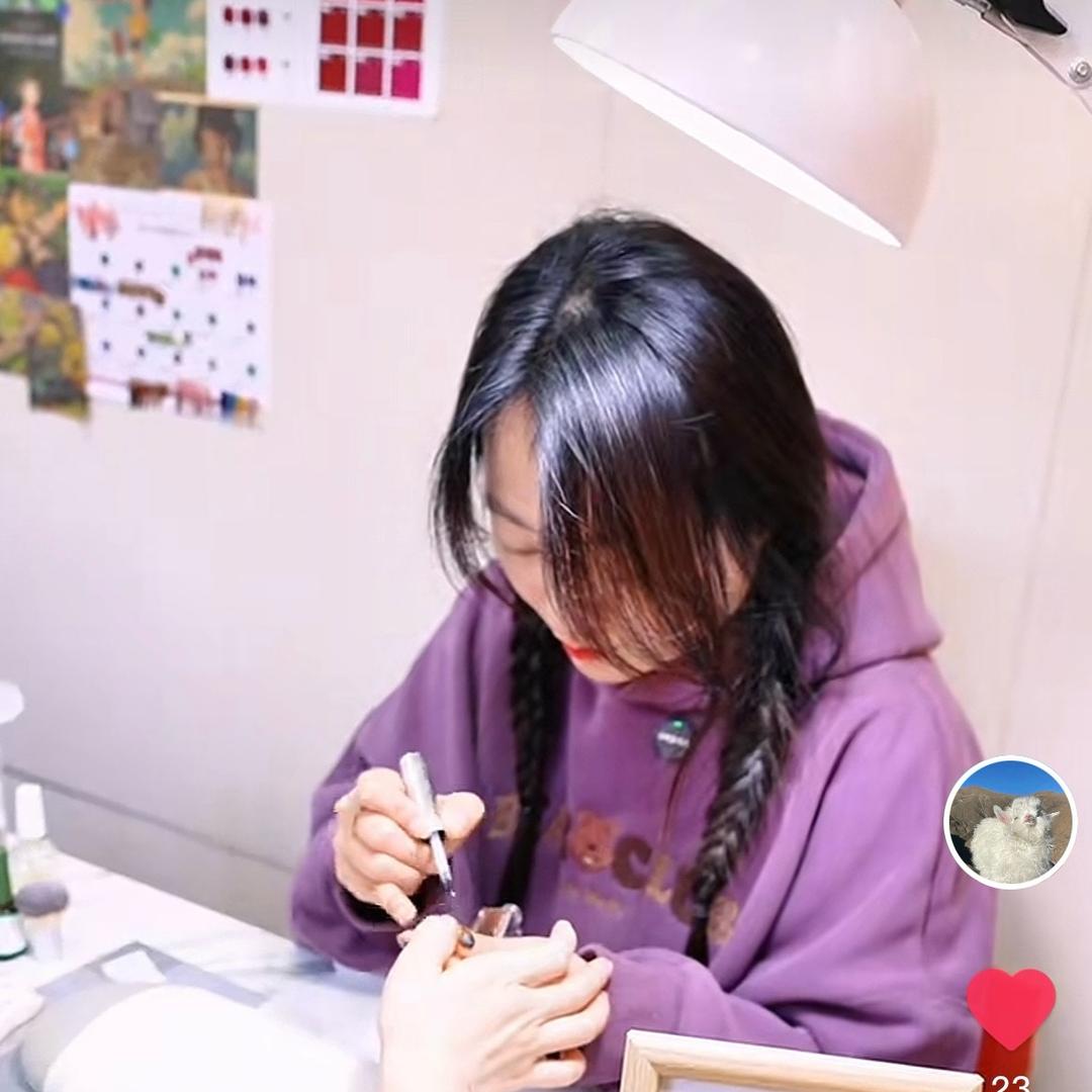 万和城南区艺只眠羊美甲店