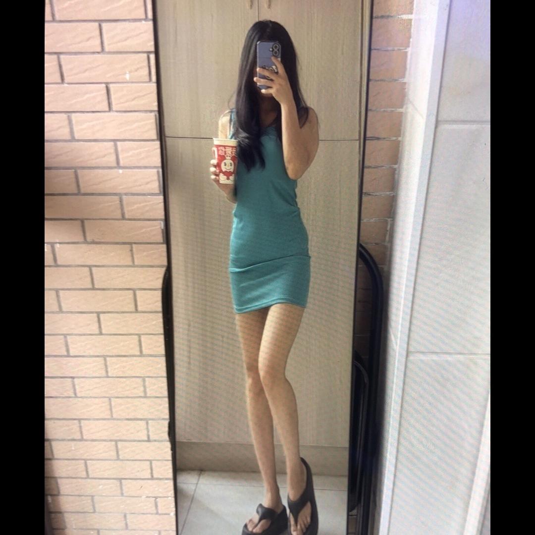 娜娜其实很爱吃