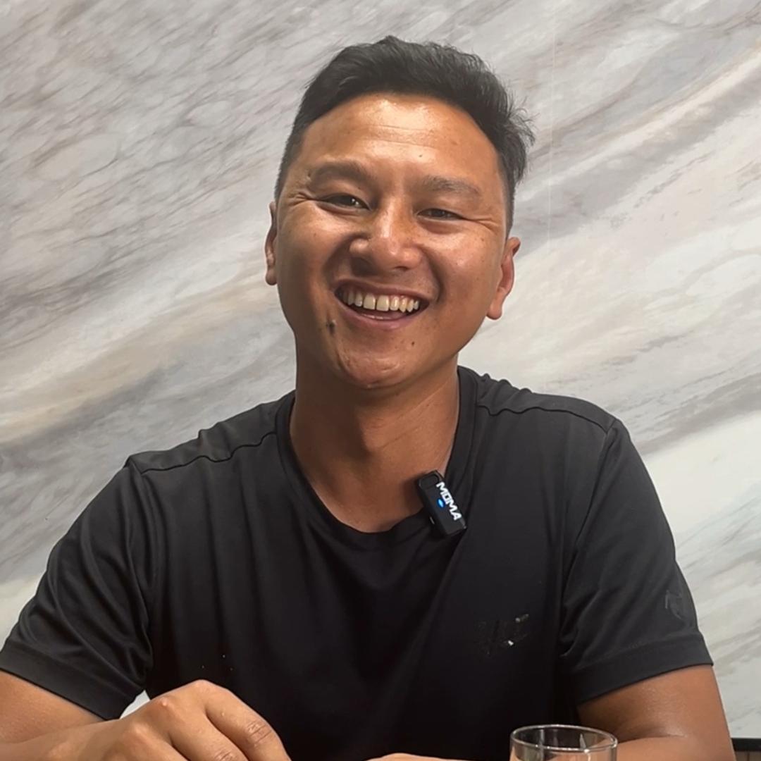 老王在曲靖卖瓷砖