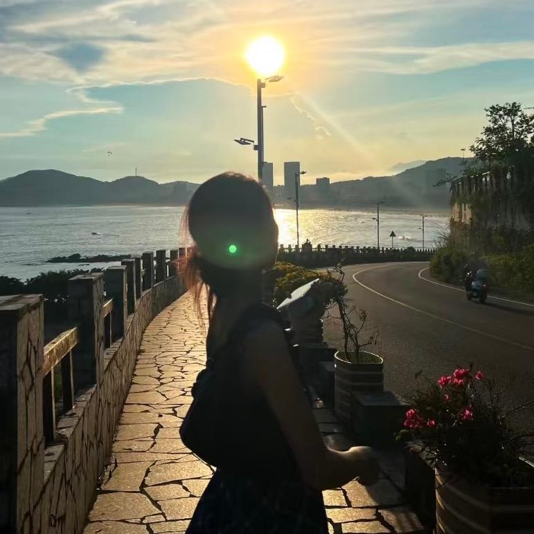 🧚‍♀️是脸圆圆吖💫