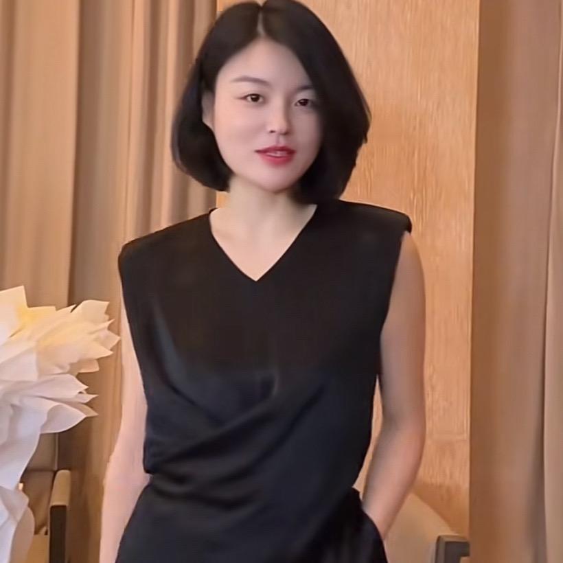 老谭私服-《每日穿搭》