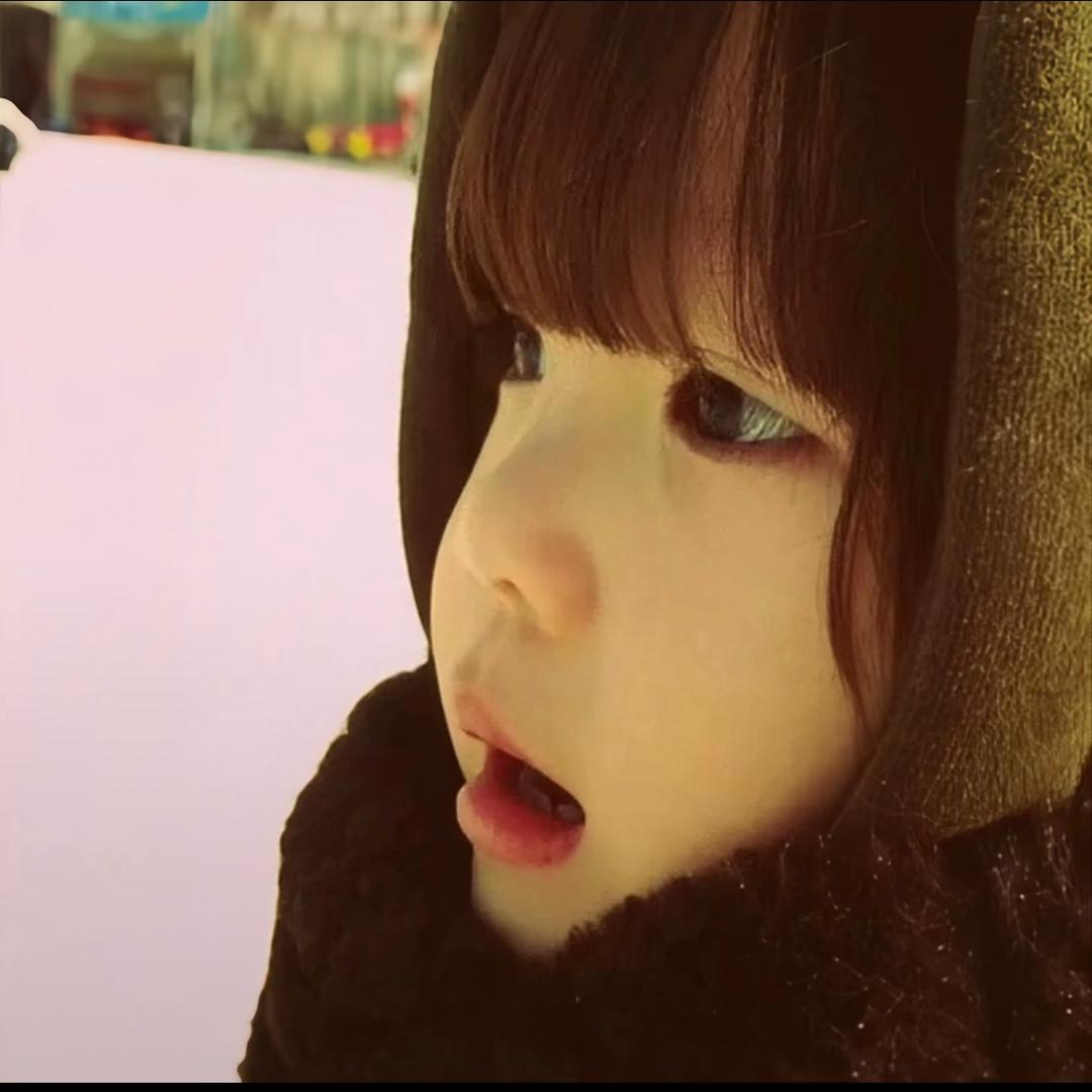 ￴Yu^