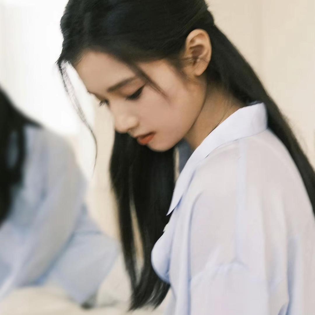 小李不想吃饭呀