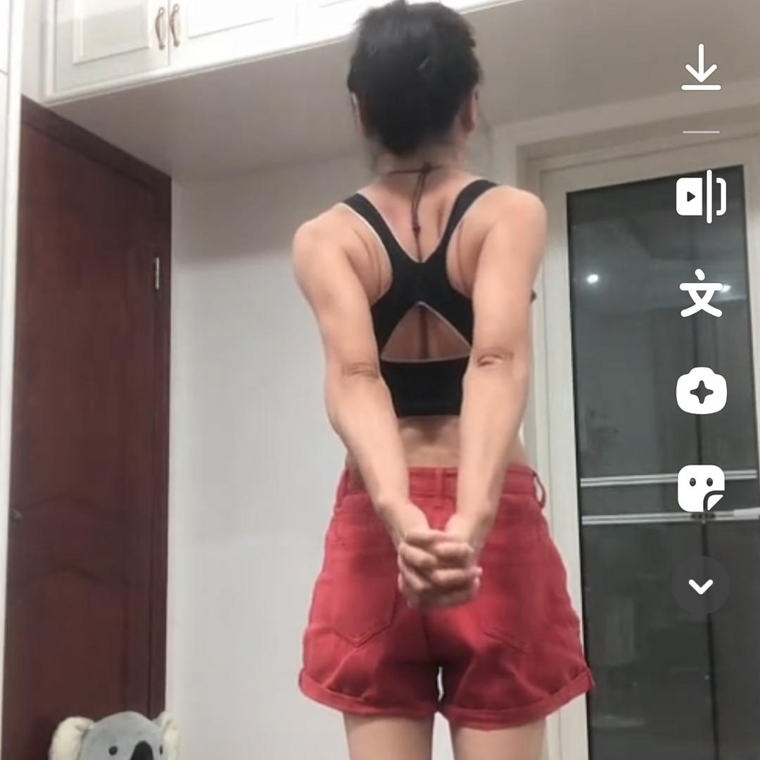 逆龄的马甲线(62岁)