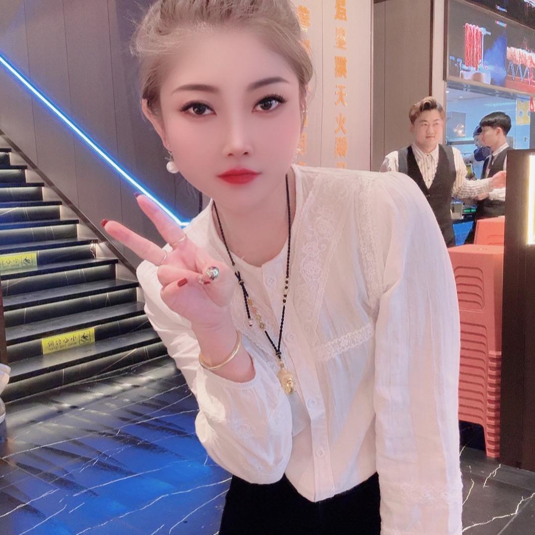 健晟星期天火锅佳姐