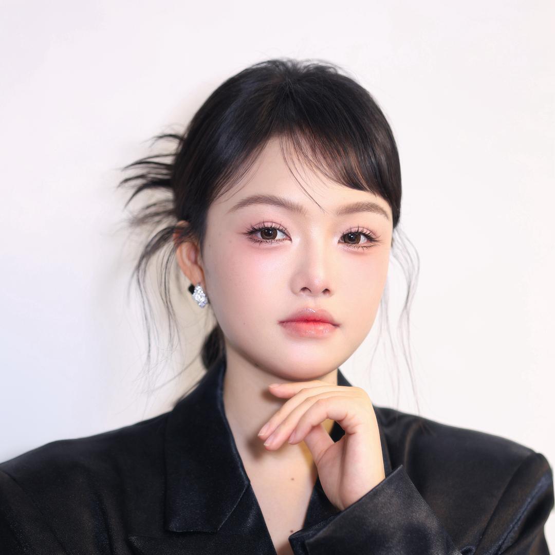 化妆师小张