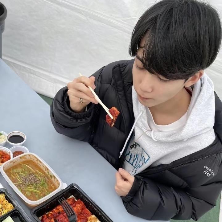 JEONG.