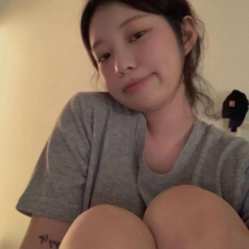 小何很懒