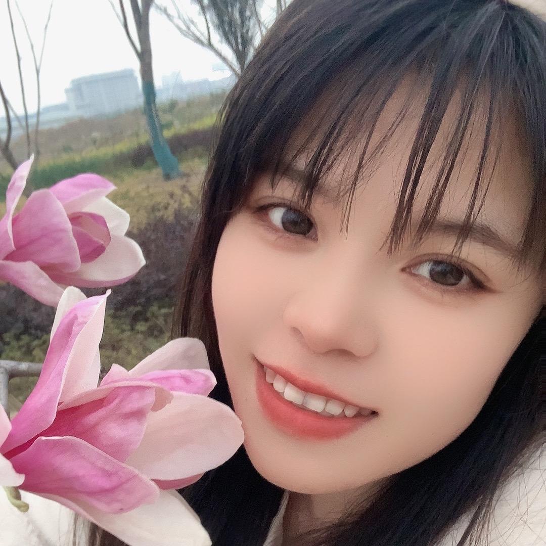 依依☘️
