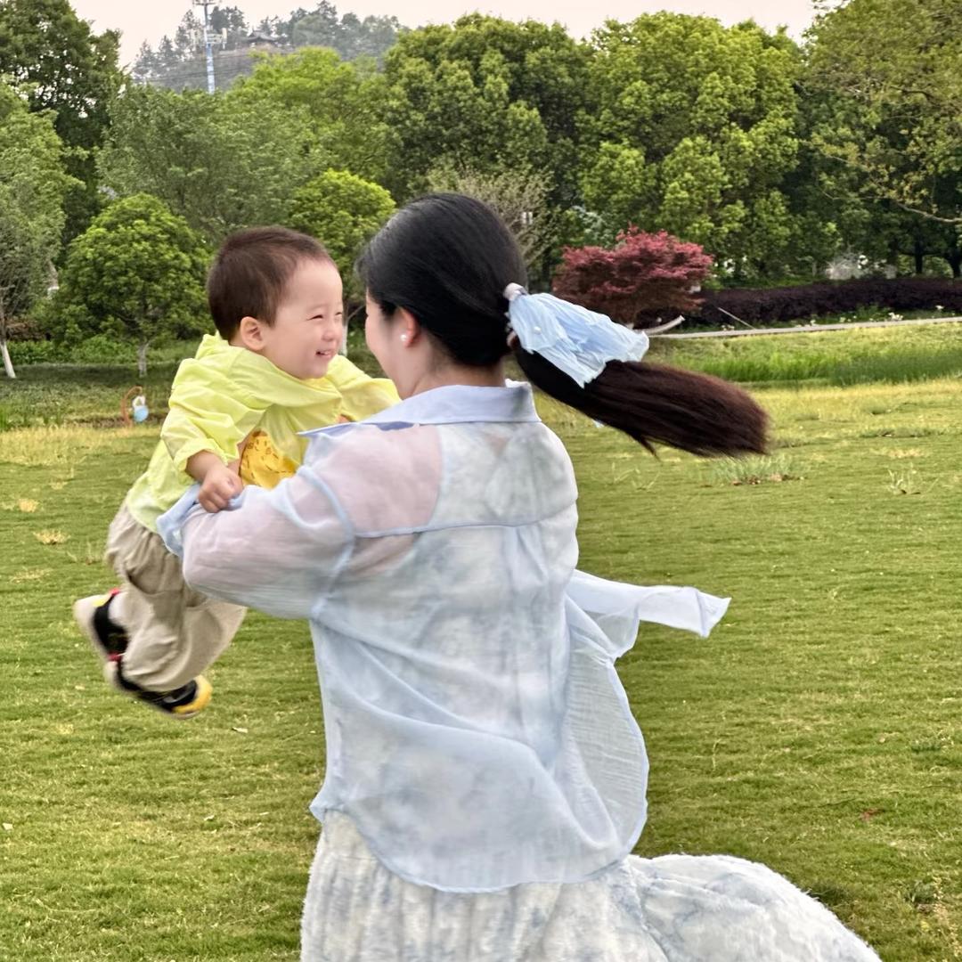 小苹果周末爱遛娃