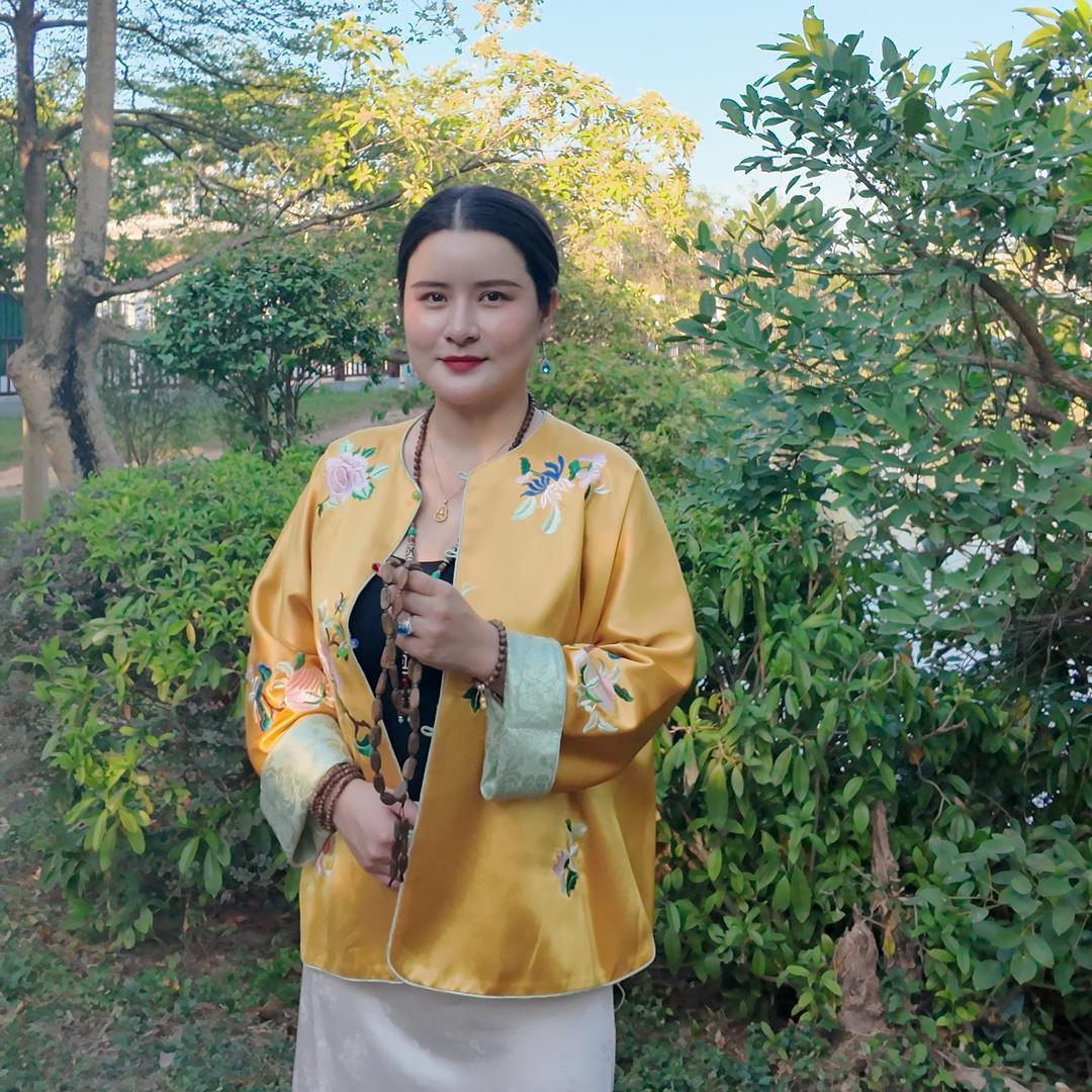 洛尘一家人