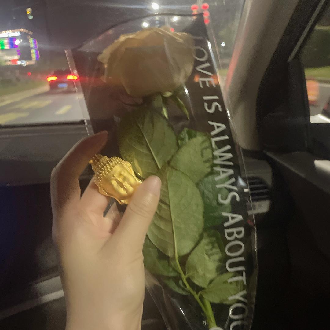 钱包有点紧张女士