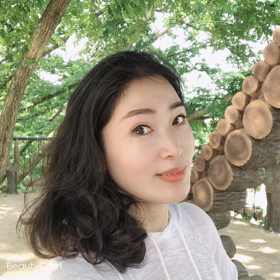 劲步潮铺-沈姐