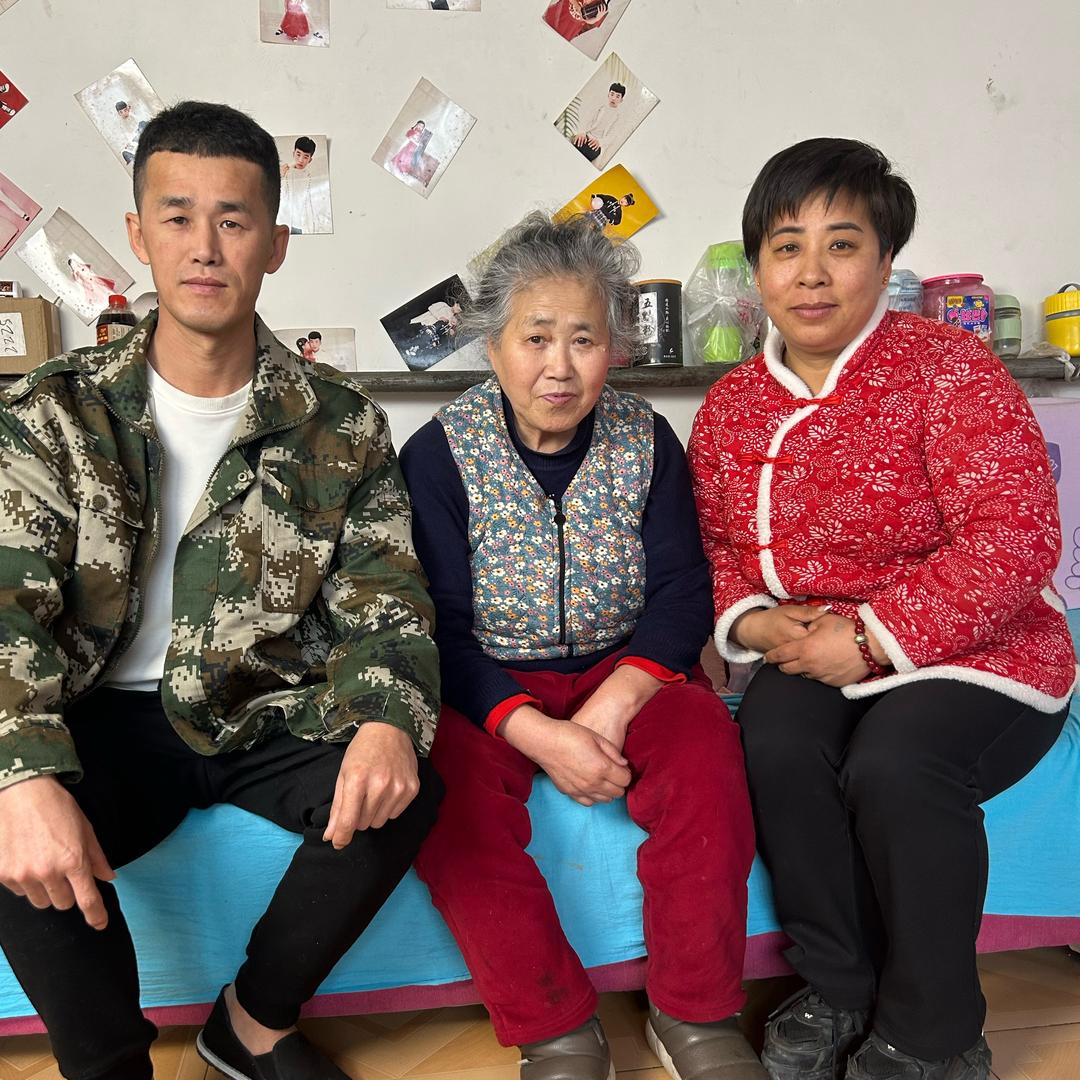 玲玲一家人