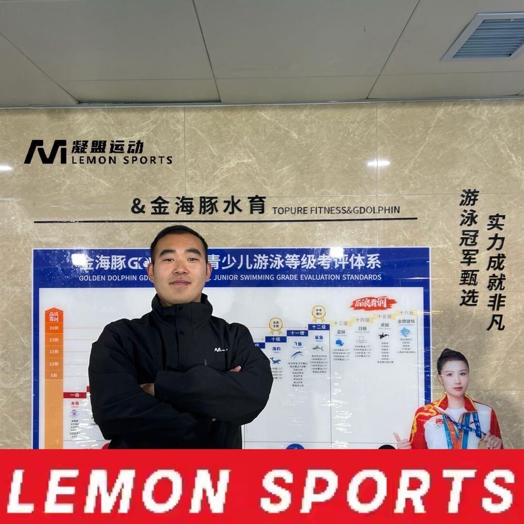 🐬吾悦广场8层游泳牛教练