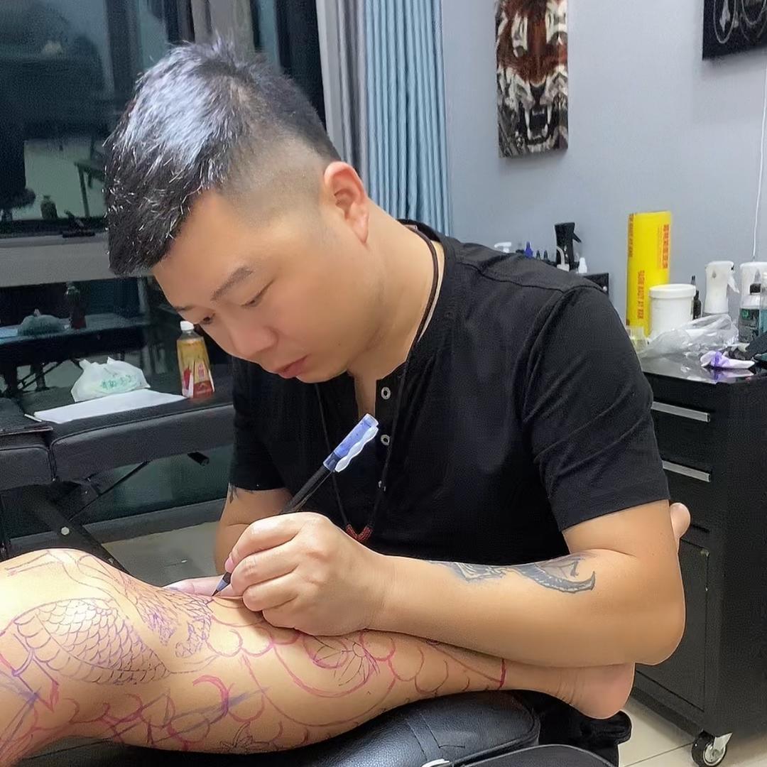 惠州《彫成一門》彫成