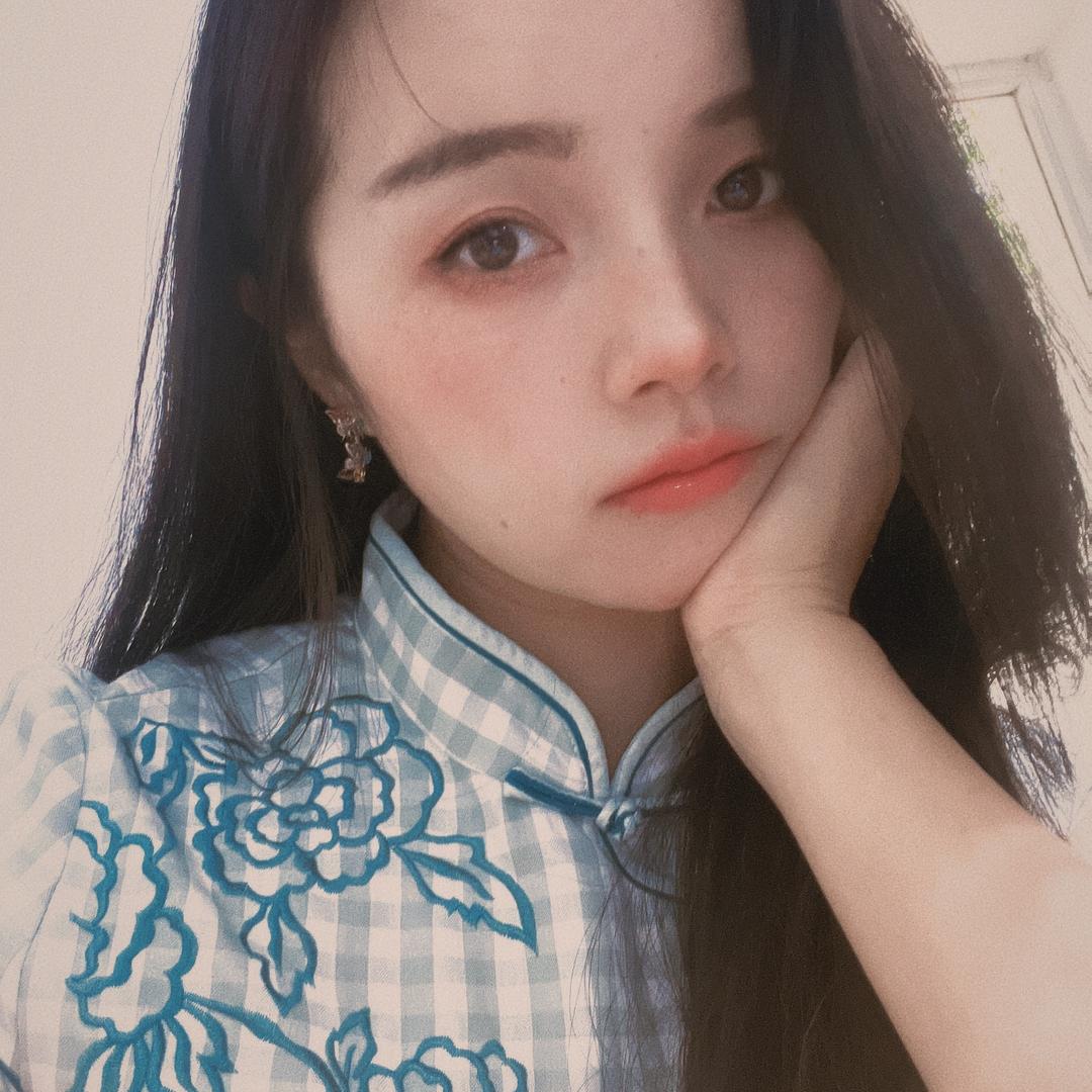 王小小。