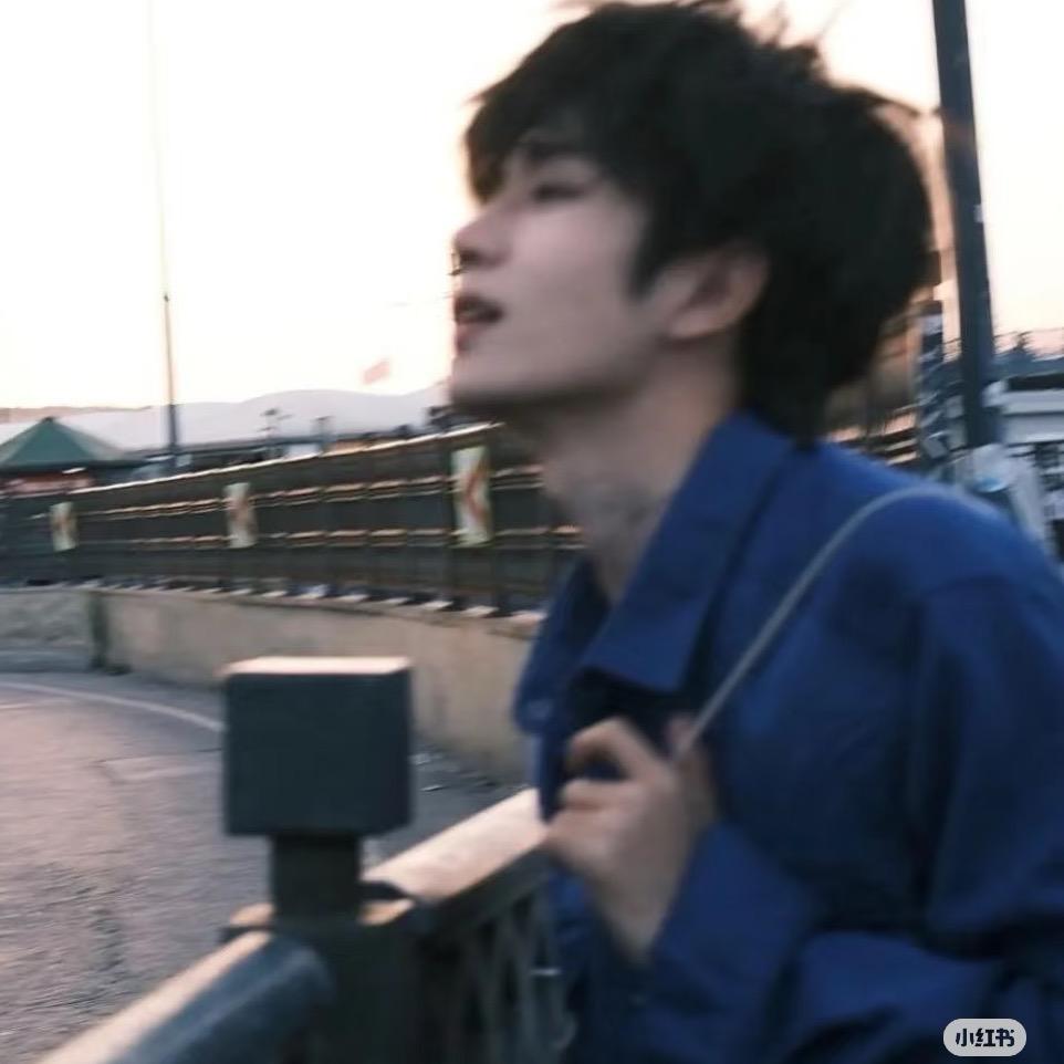 东哎Y"