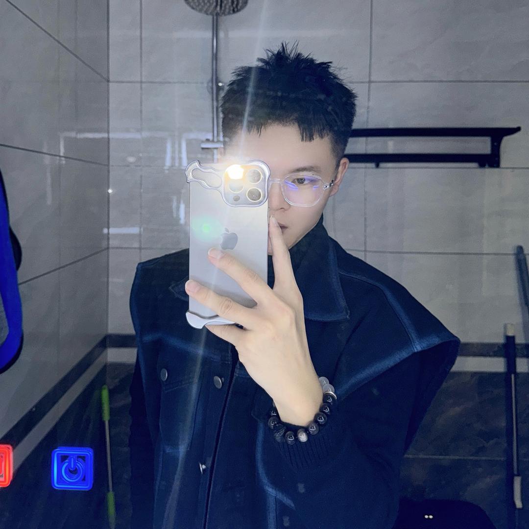 雾暗万☁️