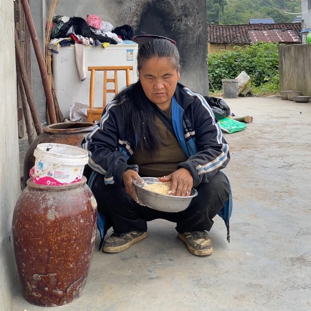 盲人妹一家