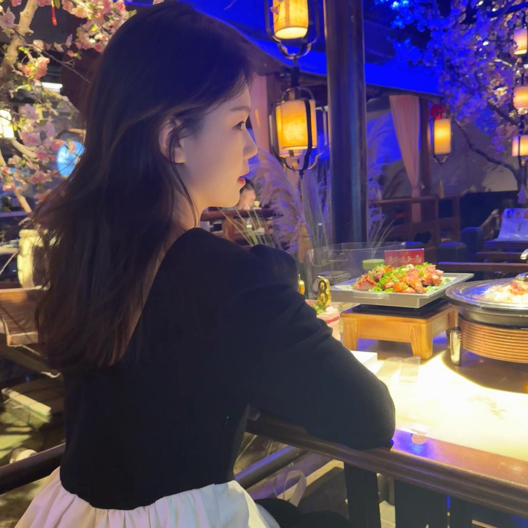 洋瘦妮.