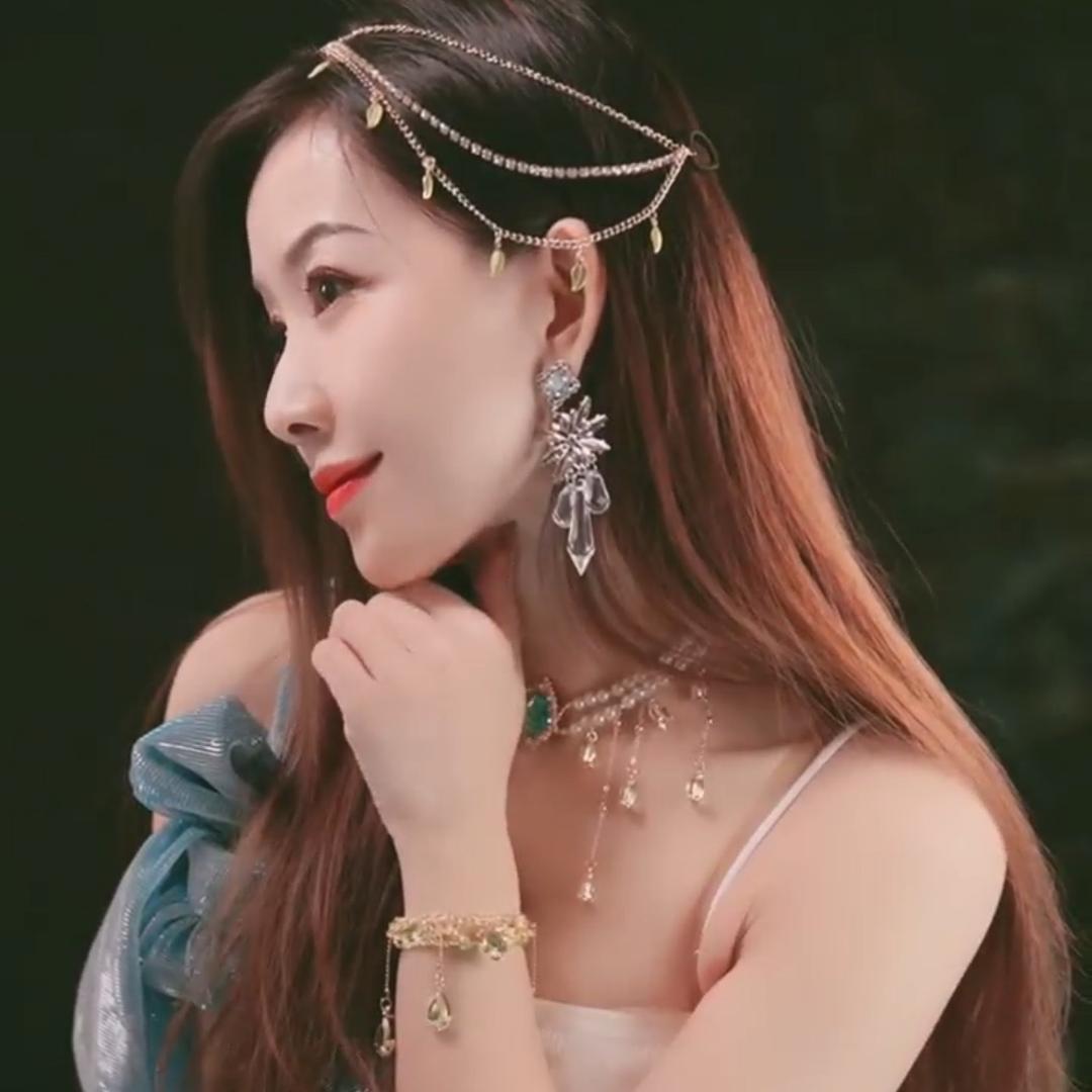 静宝儿⁹²¹⁸