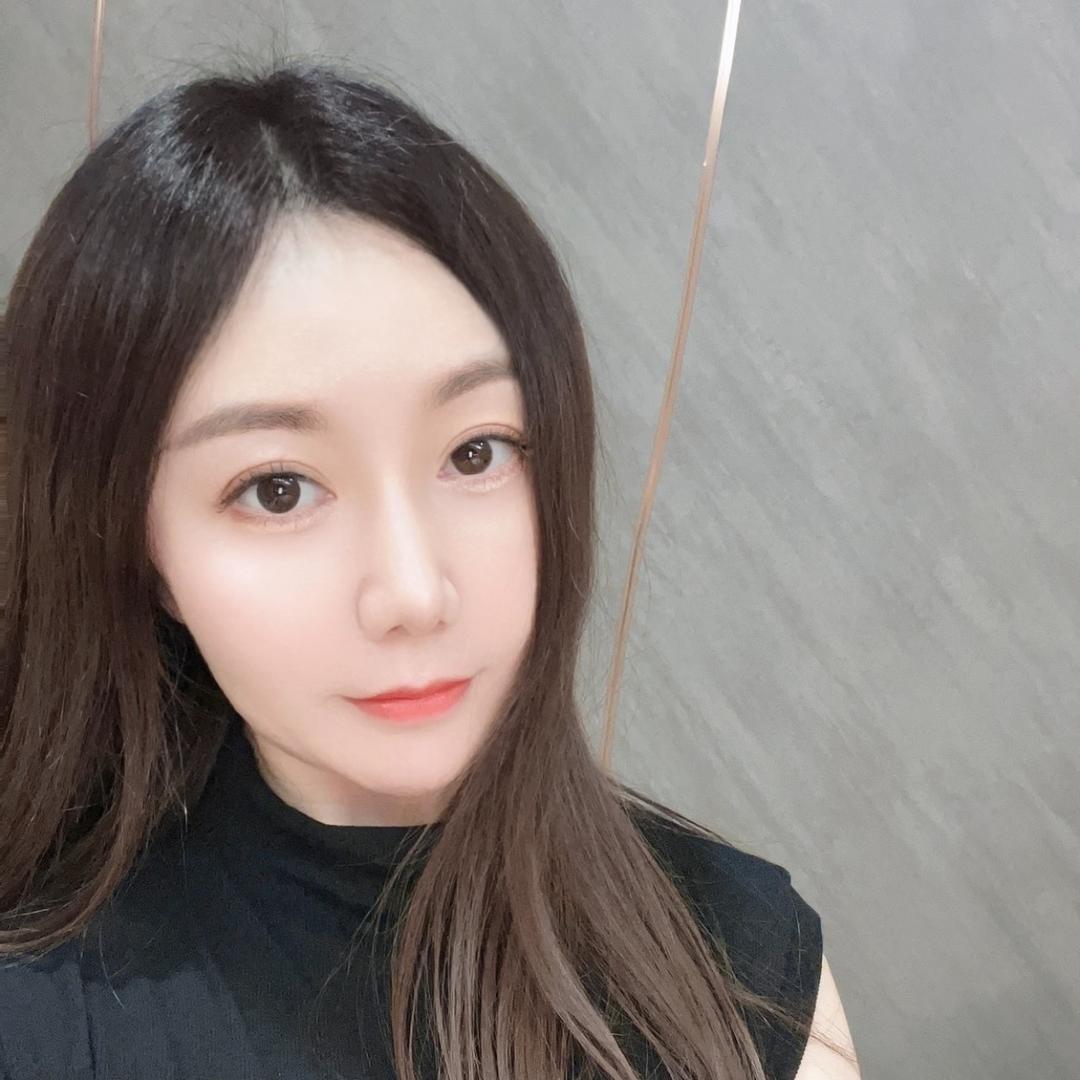 晴儿💕(首播早上8.20分)