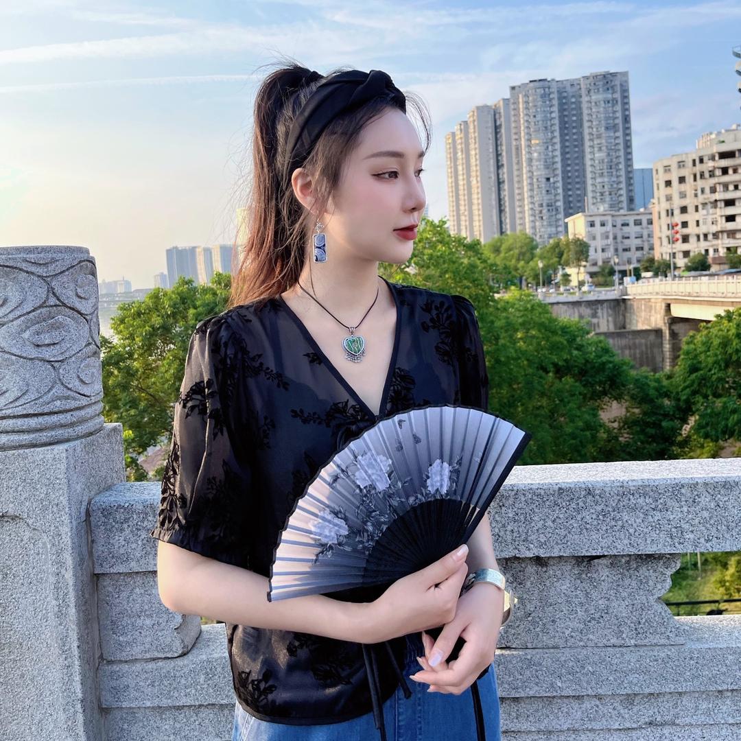 淇淇 苗绣设计