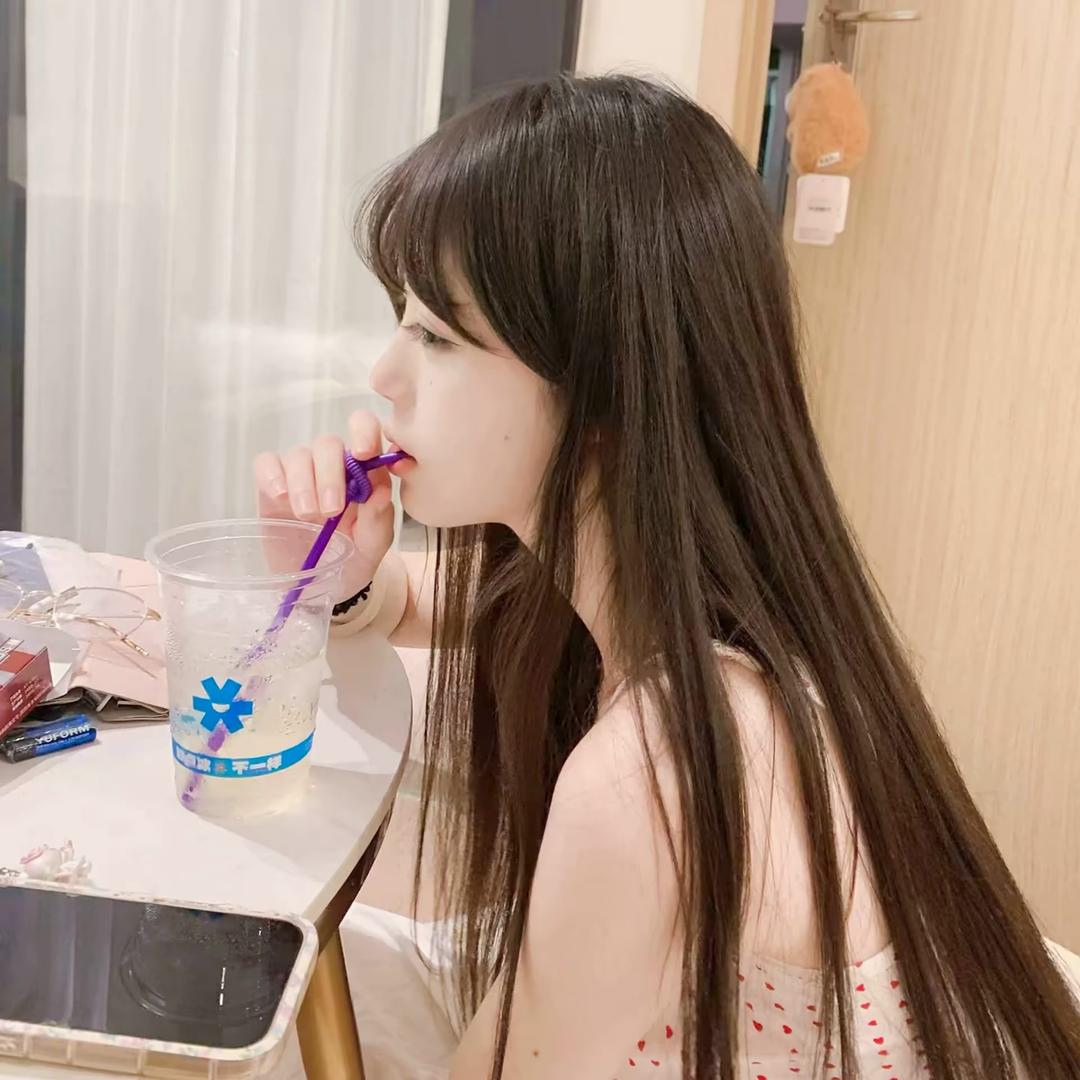 卖萌被少羽拿筷子