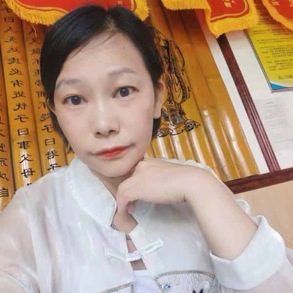 诵读经典的园长妈妈