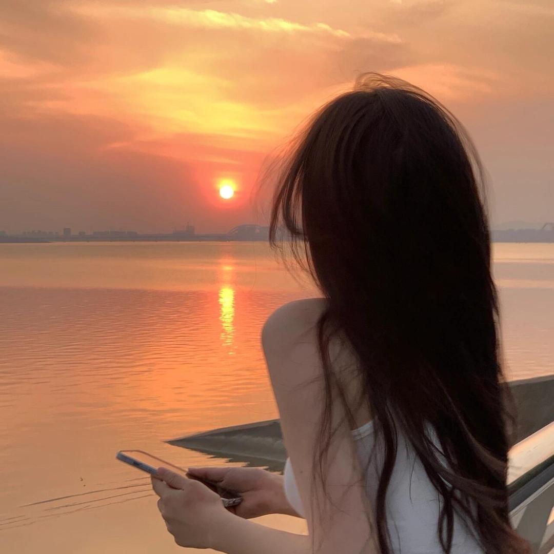 彤彤呀