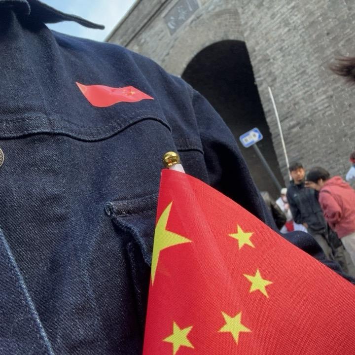 彩云易散