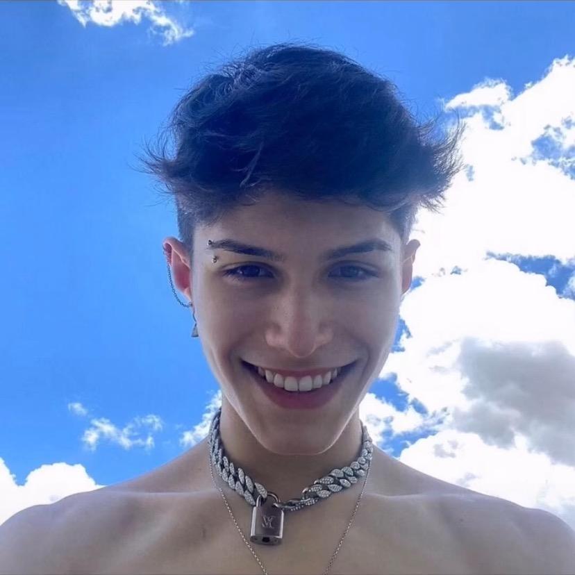 玉龙湾滑雪场10号教练