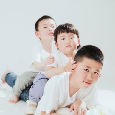 艳
