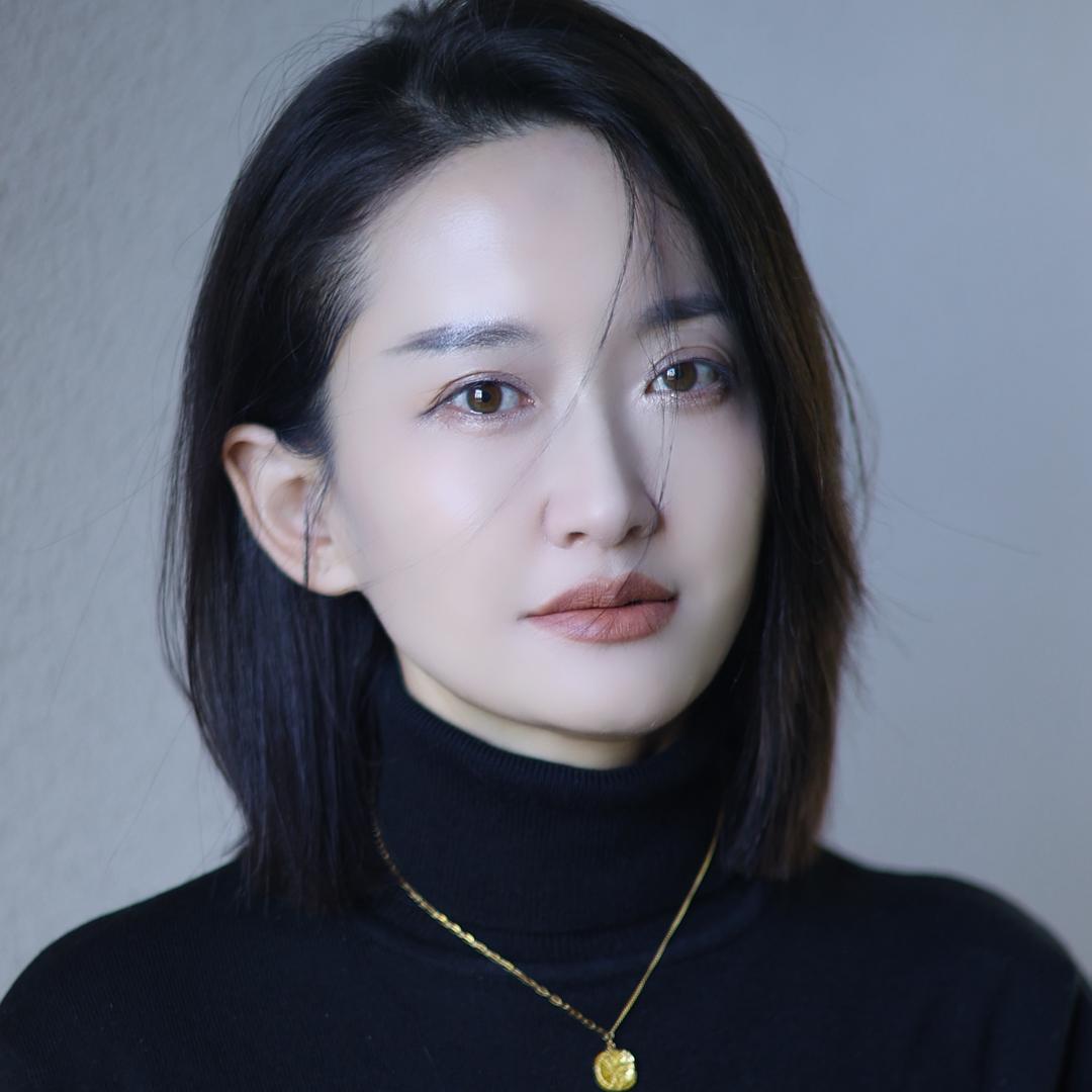 在内蒙做婚纱化妆的艾米