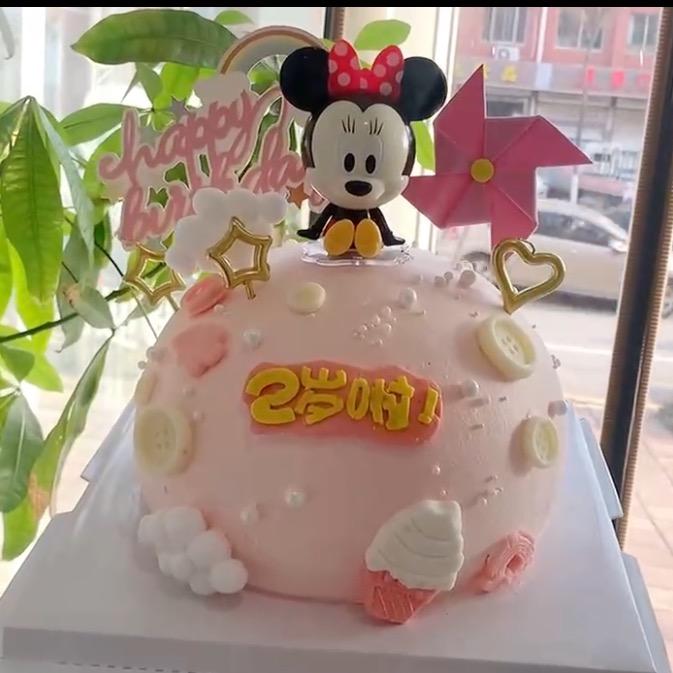 绣源北城做蛋糕的小涵
