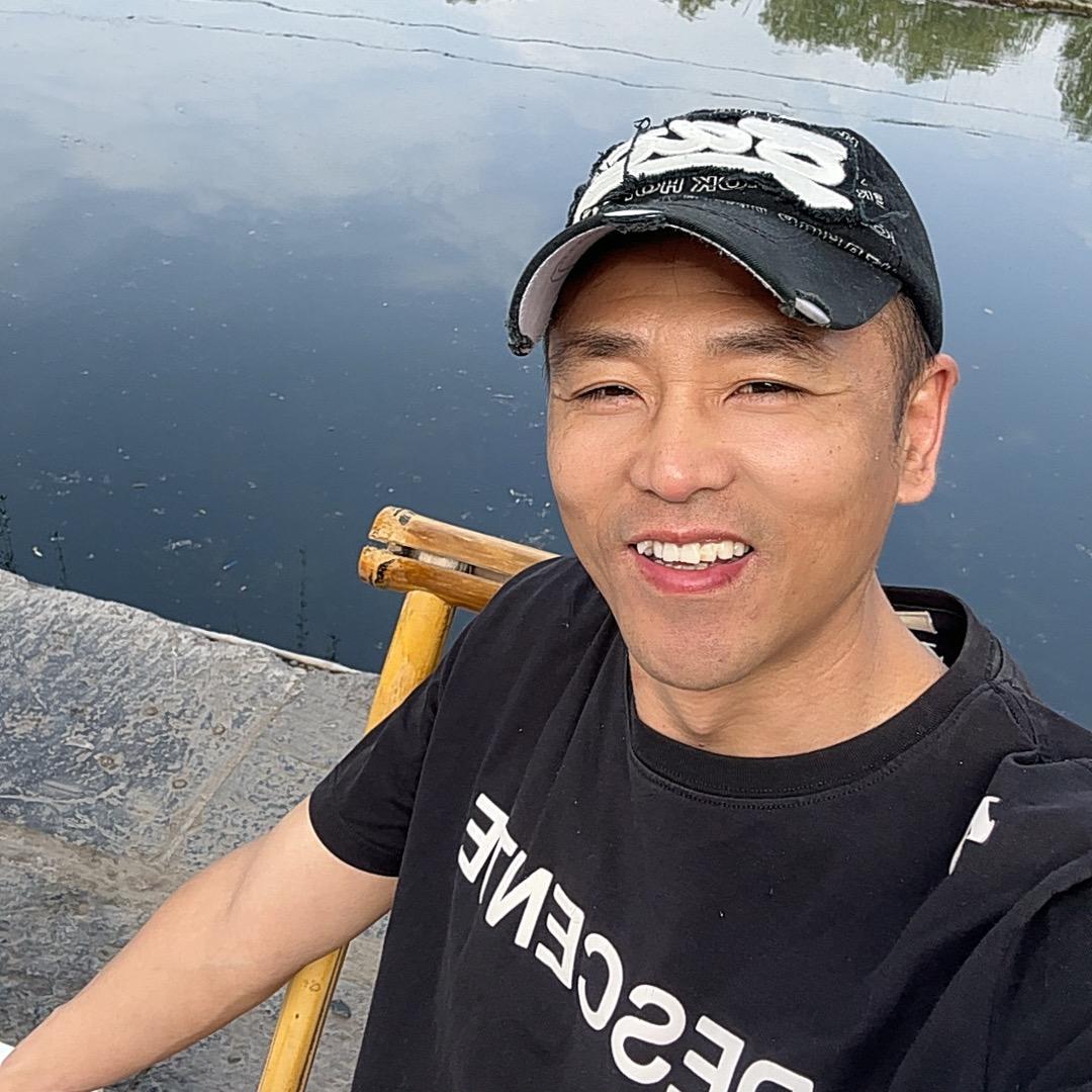 傻傻大龙哥