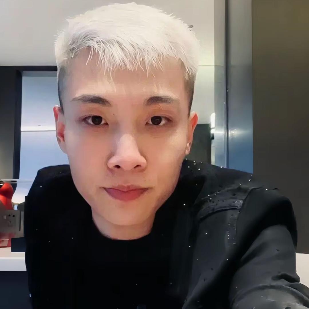 男二、