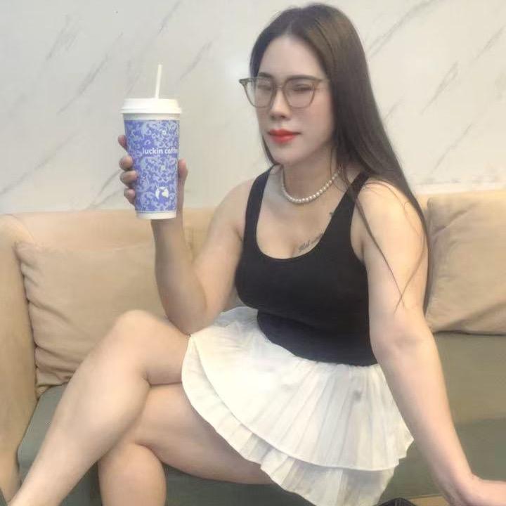 芳家董小姐