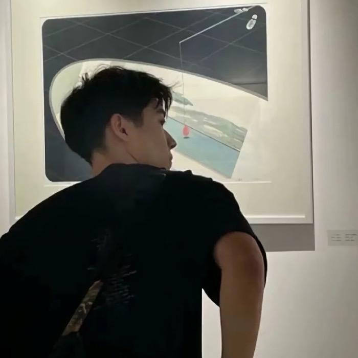 汤 姆