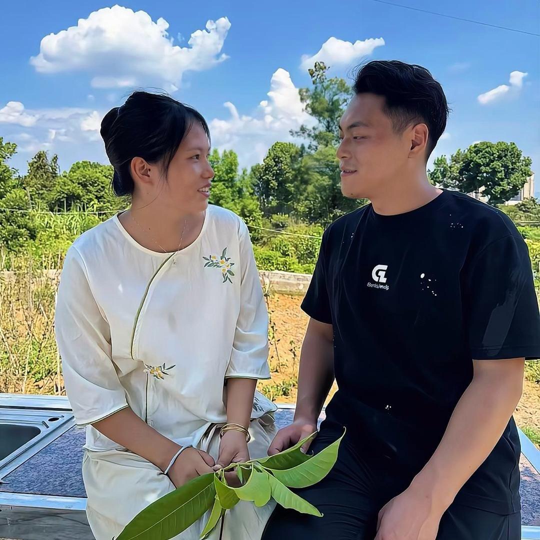 勇哥家的兰梅香