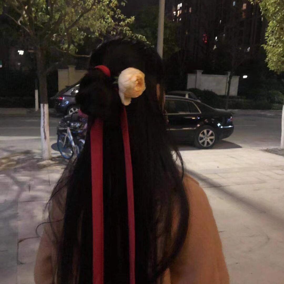 南嫣.