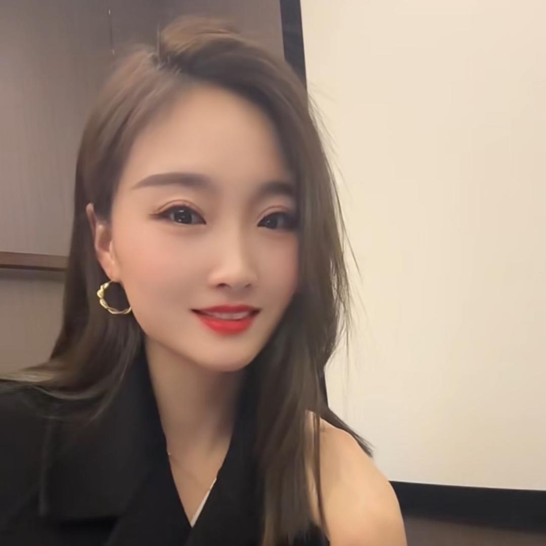 佳佳（爱唱歌）