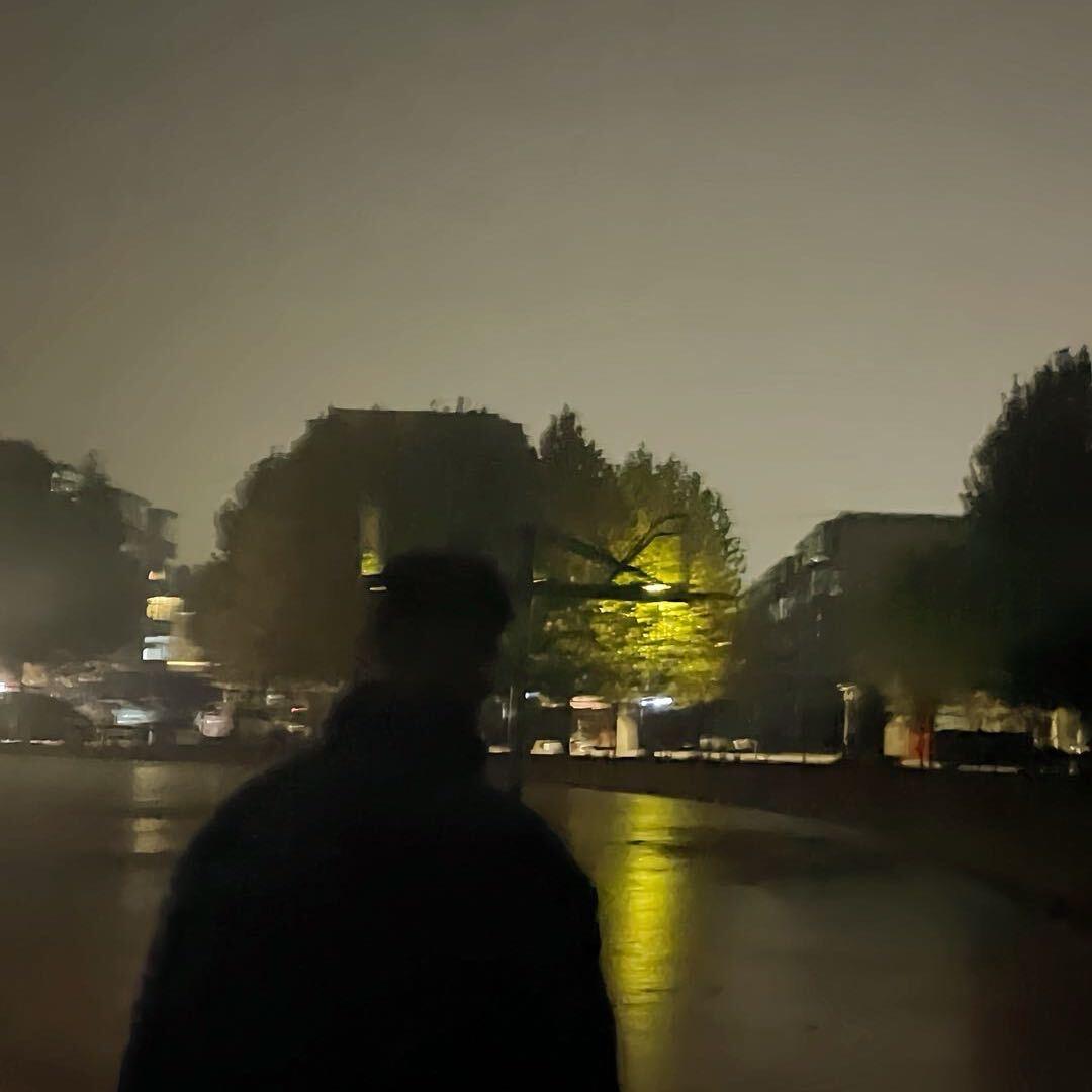 彩虹也没有你美