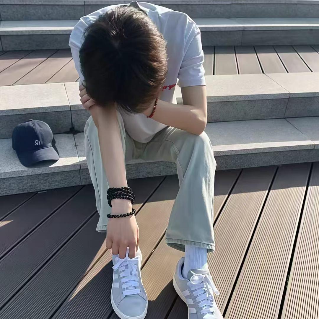 依/.