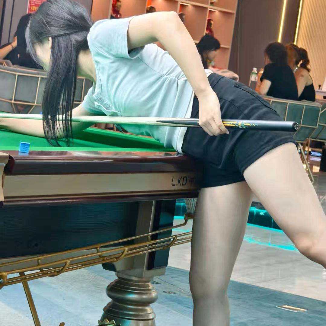 响袋台球俱乐部