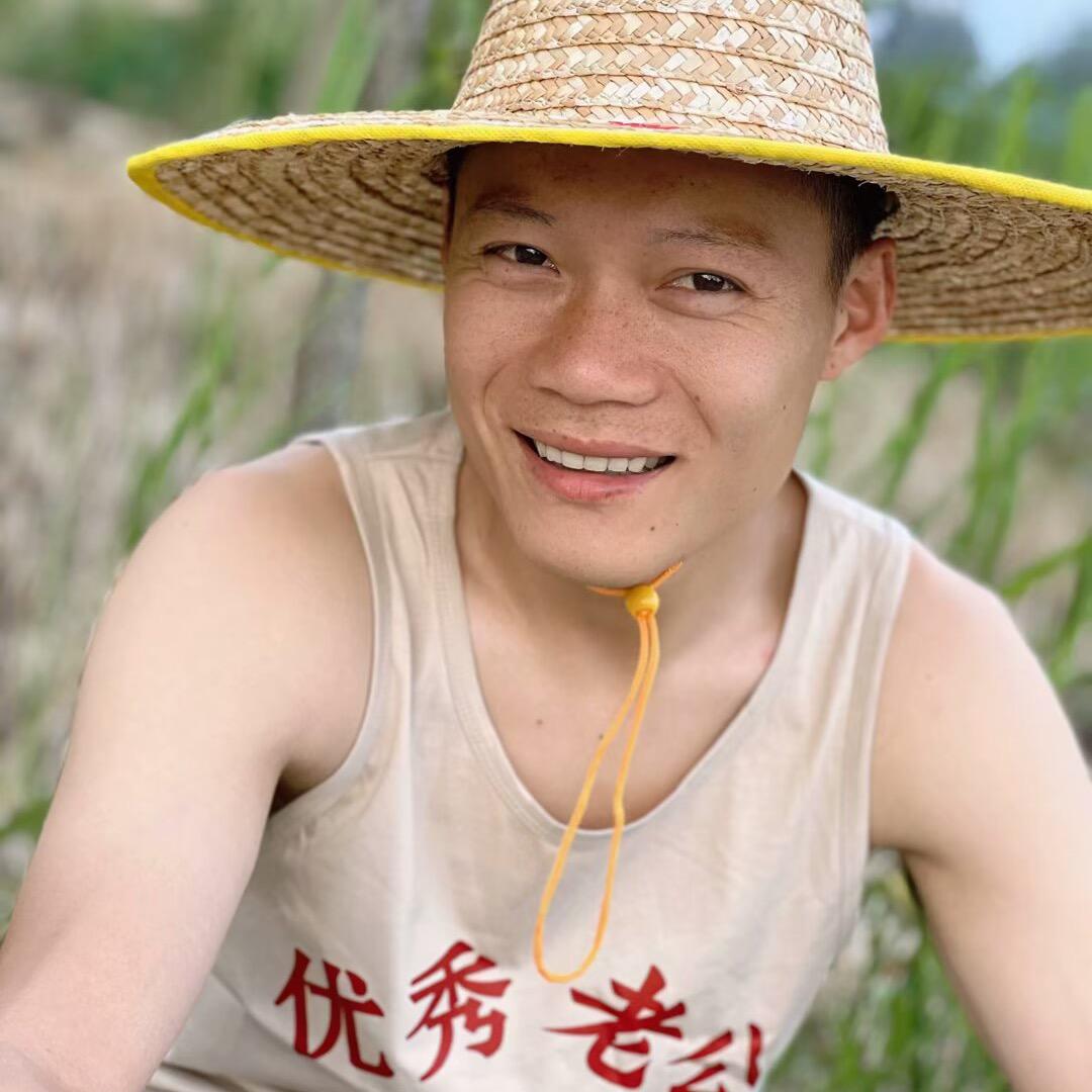 小强夫妻俩（三胎孕晚期）