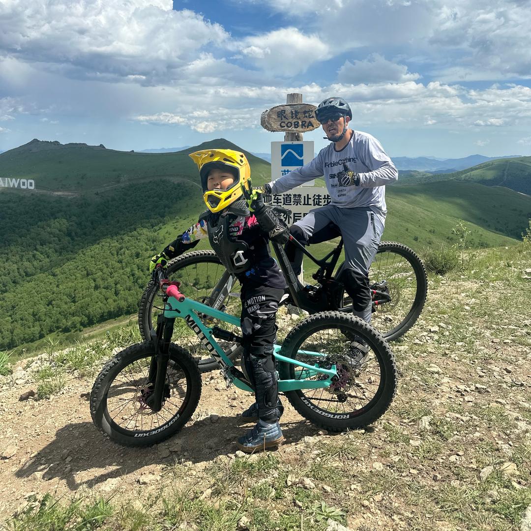 巩燕泉（潺潺）