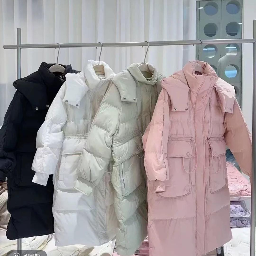 八月品牌撤柜羽绒服